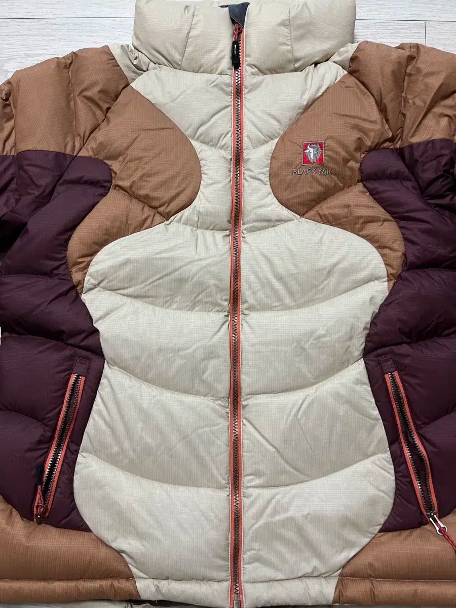 BLACK YAK ブラックヤク ヒマラヤ ウィンドストッパー グース ダウンジャケット 新しいもの 105