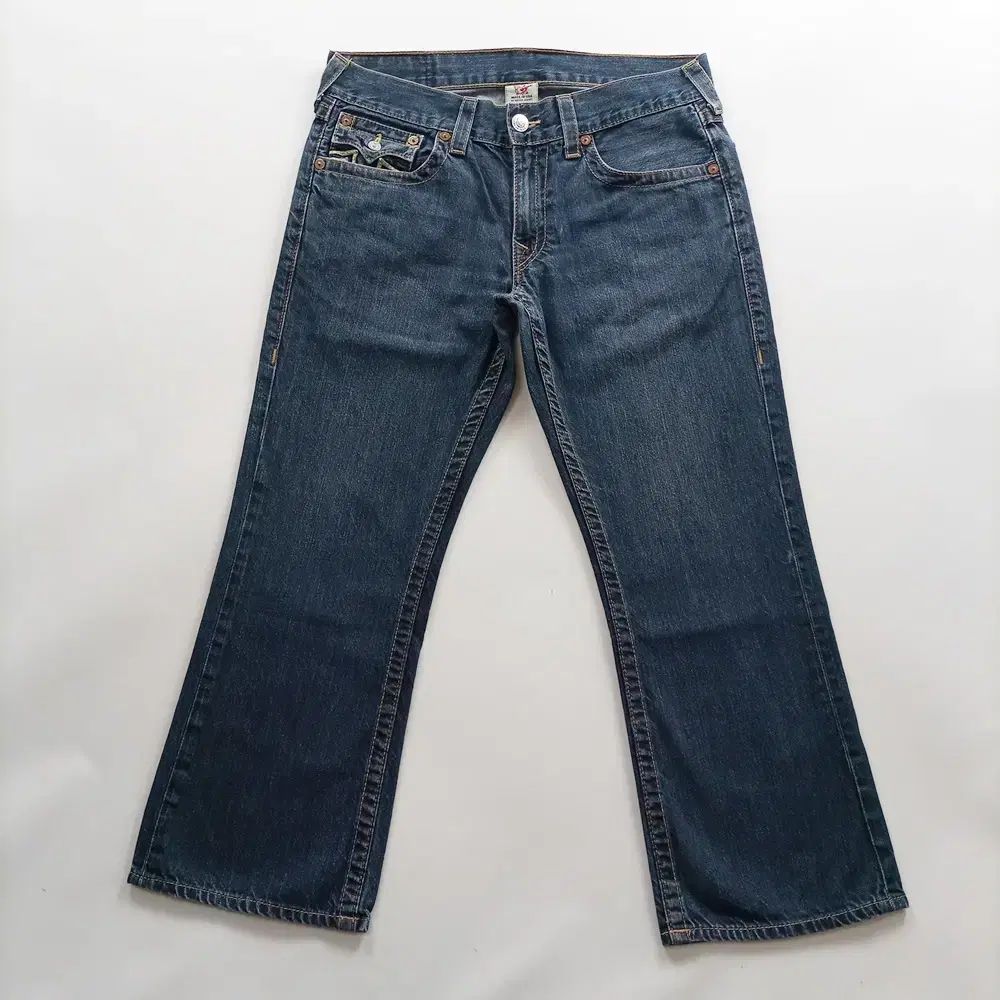 トゥルーレリジョン デニムパンツ