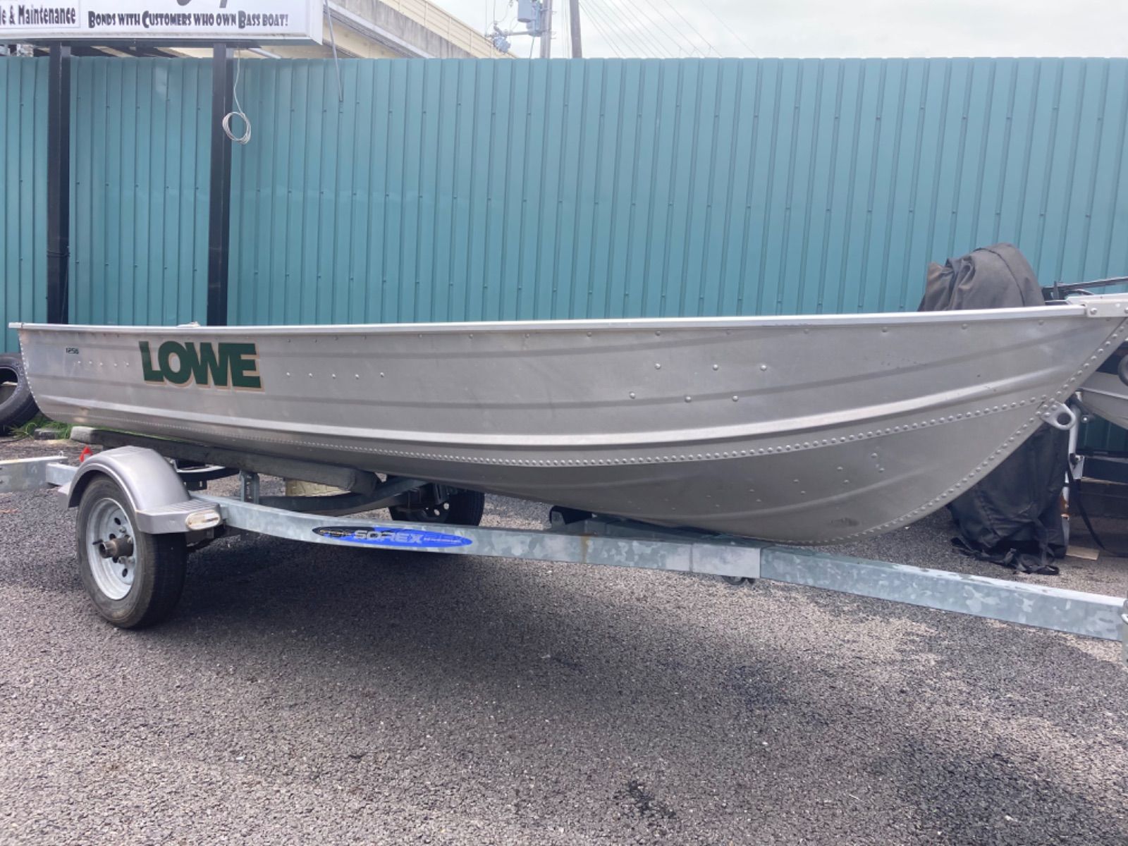 1852MT AURA 17' Jon Fishing & Hunting Boat