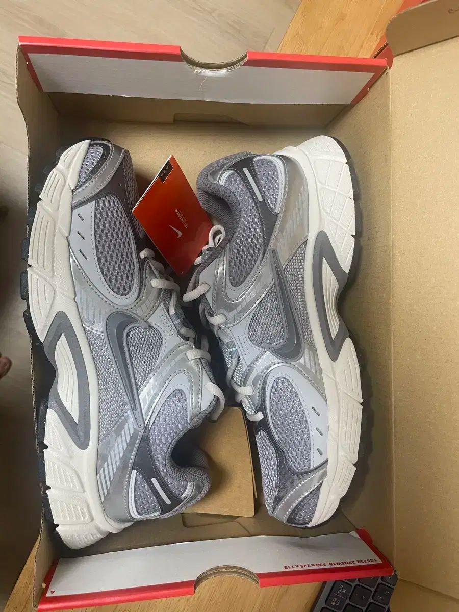 NIKE ナイキ V 5 RNR サイズ 265