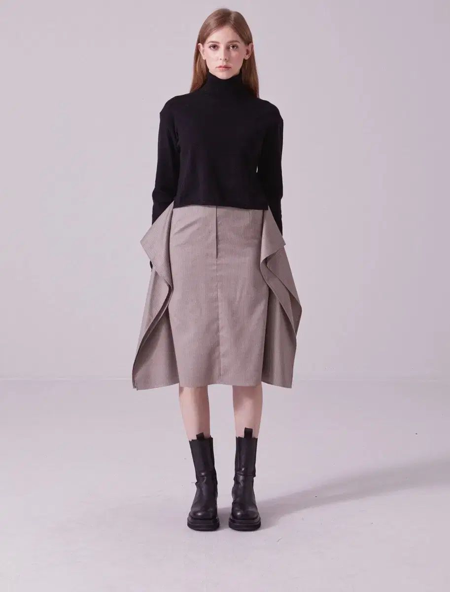 タートルネック 白