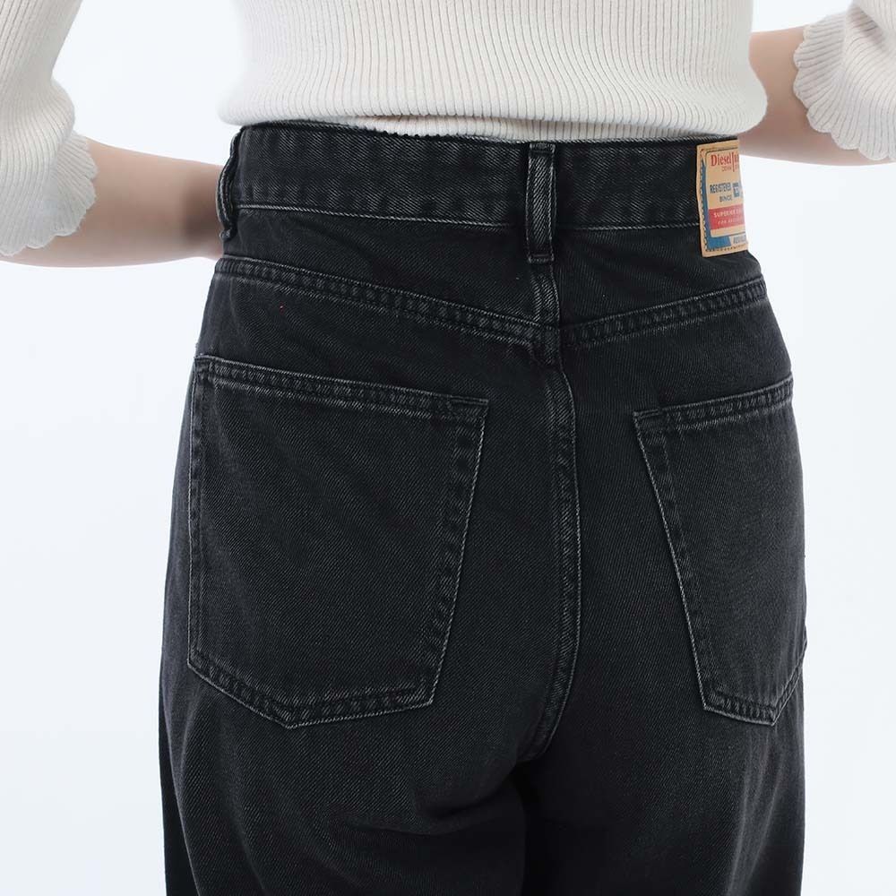 【新品・国内即発】DIESEL A06926 09J96 02 1996 D-SIRE デニム DIESEL(ディーゼル) 1996 D-SIREデニムパンツA06926 A06926