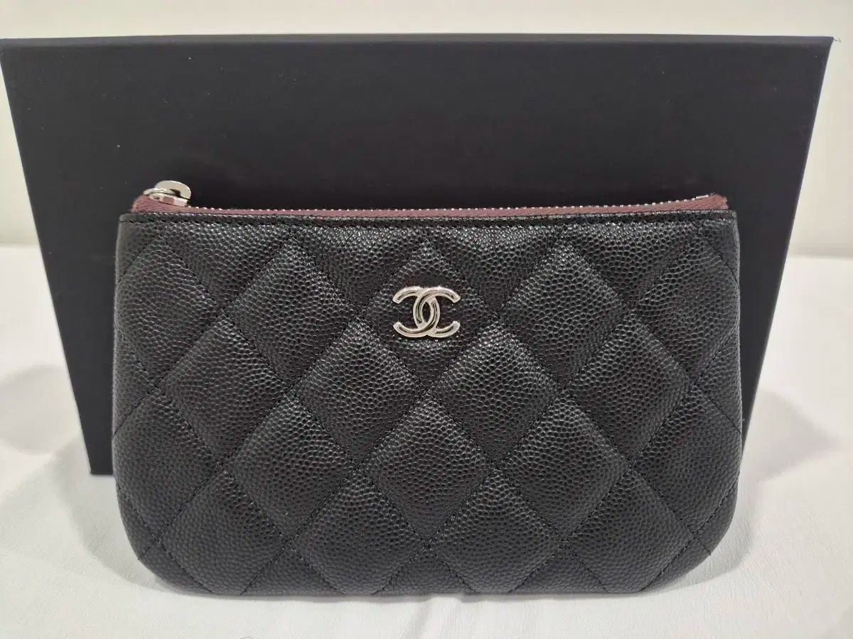 シャネル ミニポーチ シルバー 定価