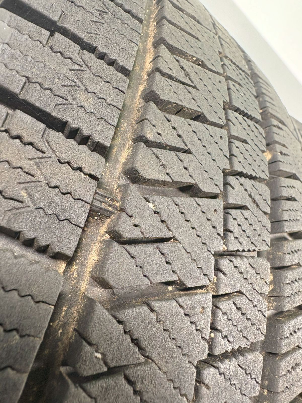 205 55R17 ブリヂストン VRX2 2020年製 2本 冬タイヤ スタッドレス TA554 TRITUETUBI_COM