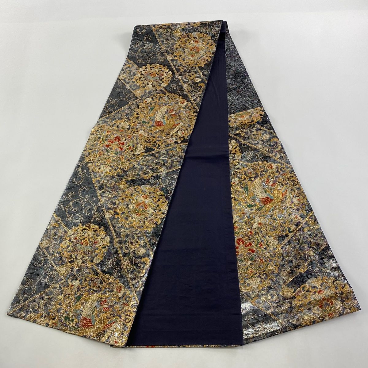 中古 袋帯 六通柄 格天井文様 正絹(金銀糸除く) シルバー ゴールド 古典柄 鳳凰 フォーマル 和装 呉服 和服 きもの レディース 女性 袋帯 秀品 鳳凰 華文 銀糸 箔 銀色 六通 正絹 【中古】 - メルカリ