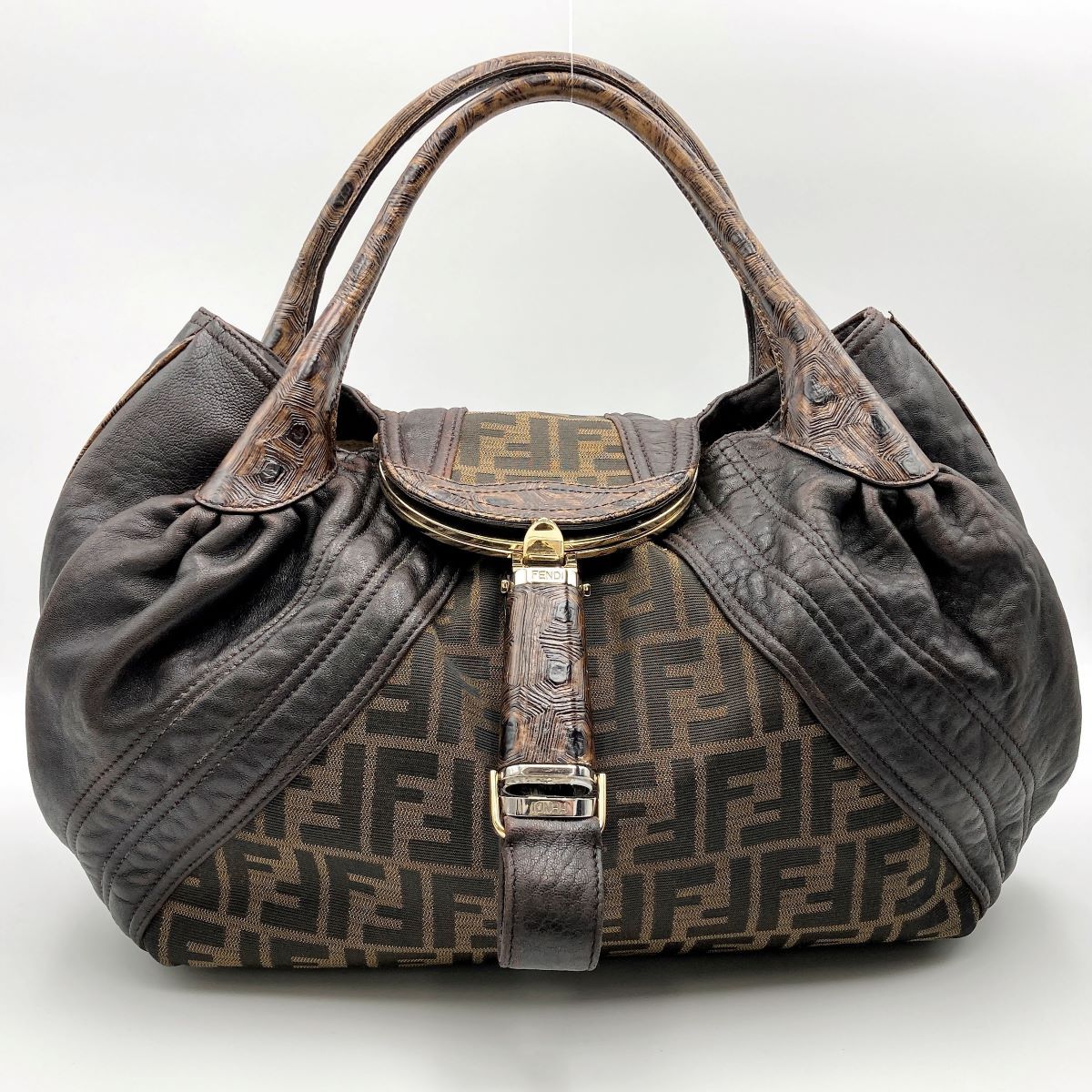 FENDI フェンディズッカ柄スパイバッグ ハンドバッグ 8BR511