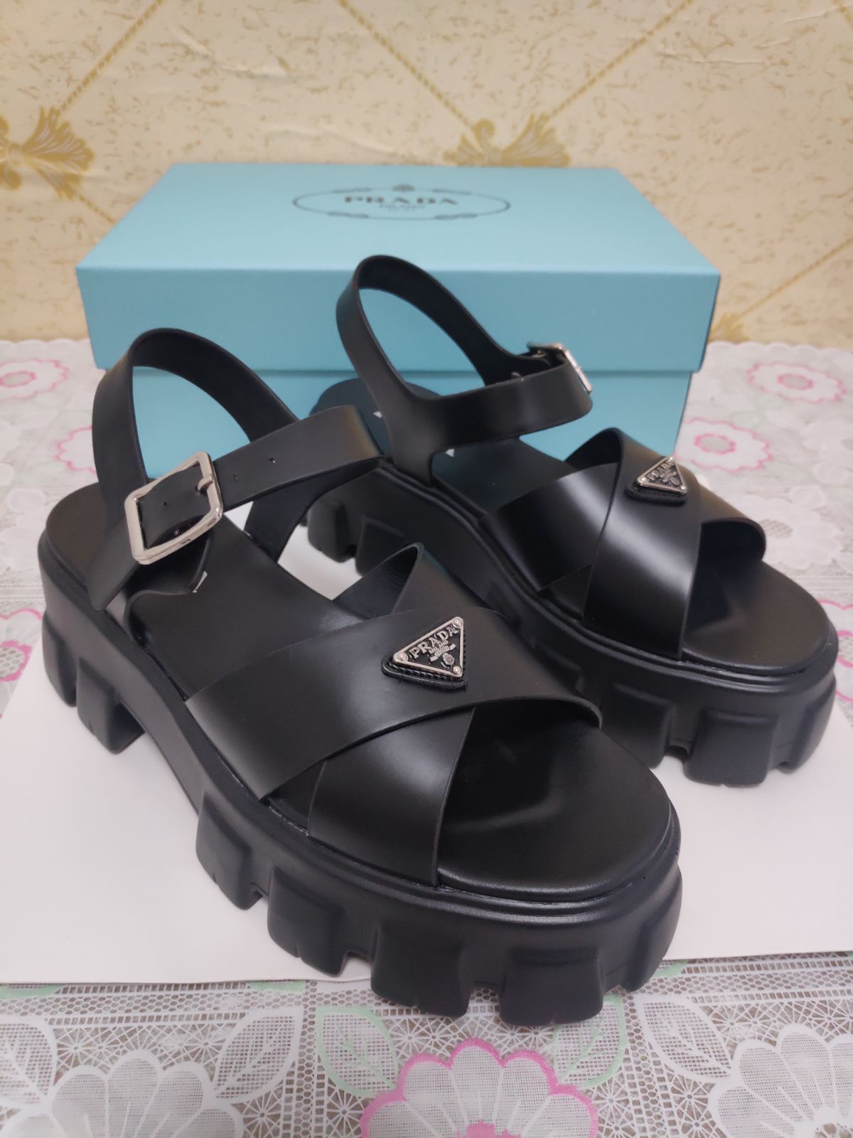 大人気！プラダ/PRADA サンダル厚底モノリス ラバー サンダル超美品レディース☆メンズ黒新品未使用