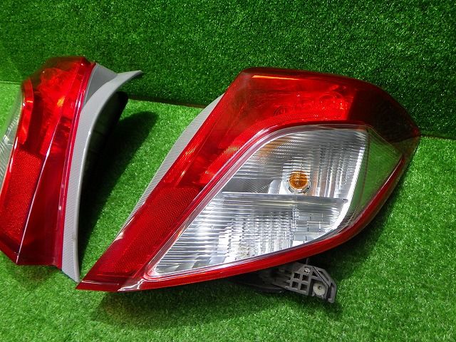 130ヴィッツ テール左右 KSP NCP130 135 前期 52-228 トヨタ LED玉切れなし 251003024