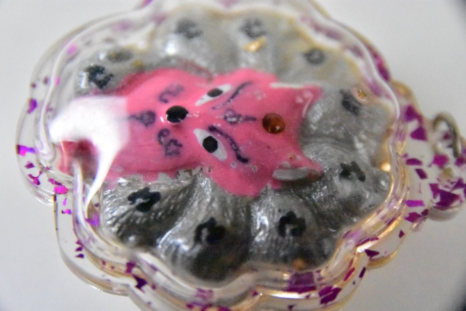 タイ呪物 呪符 ジンジョークカオハン 九尾の狐 プラクルアン ピンクの