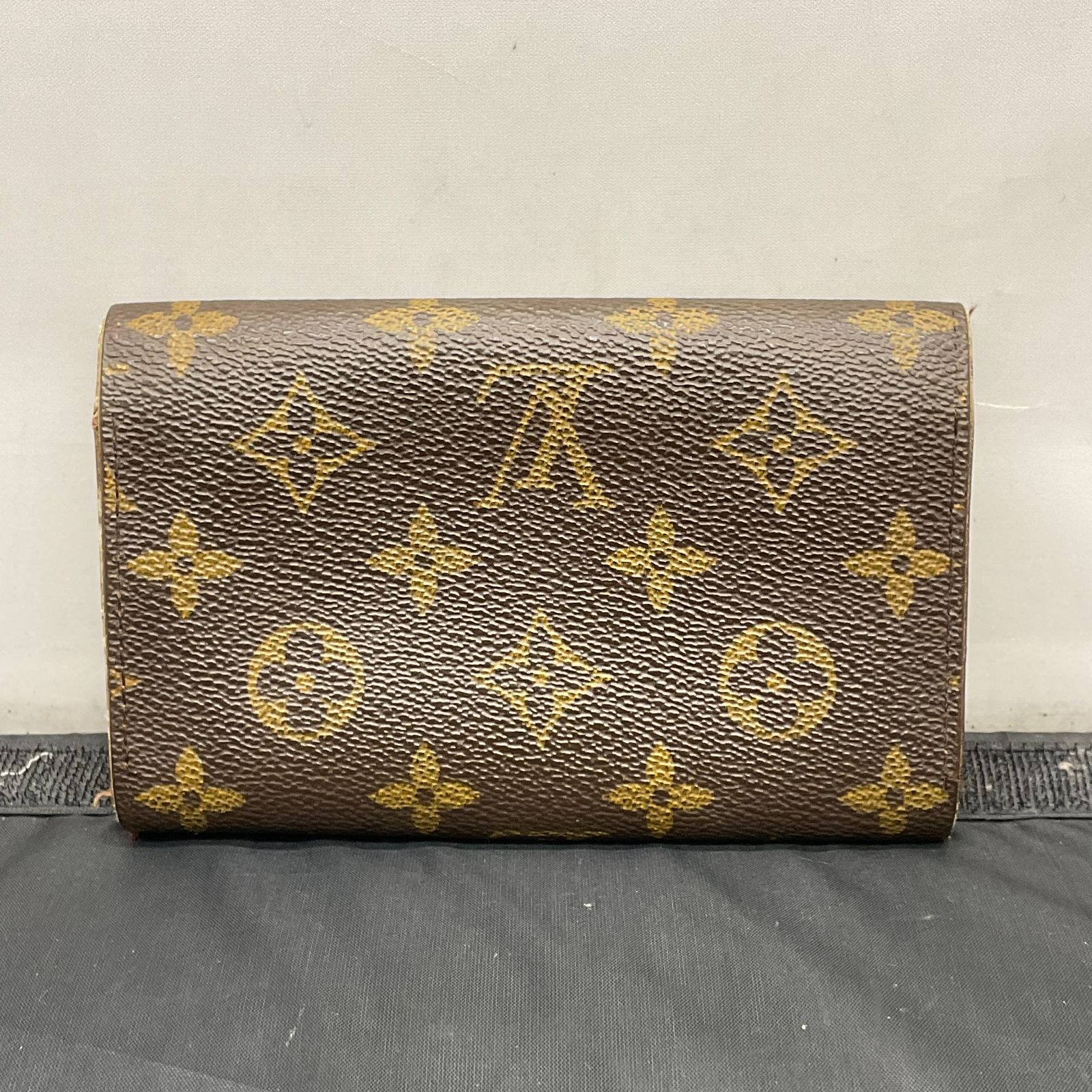 ルイヴィトン 財布 モノグラム ポルトモネビエトレゾール B25091829