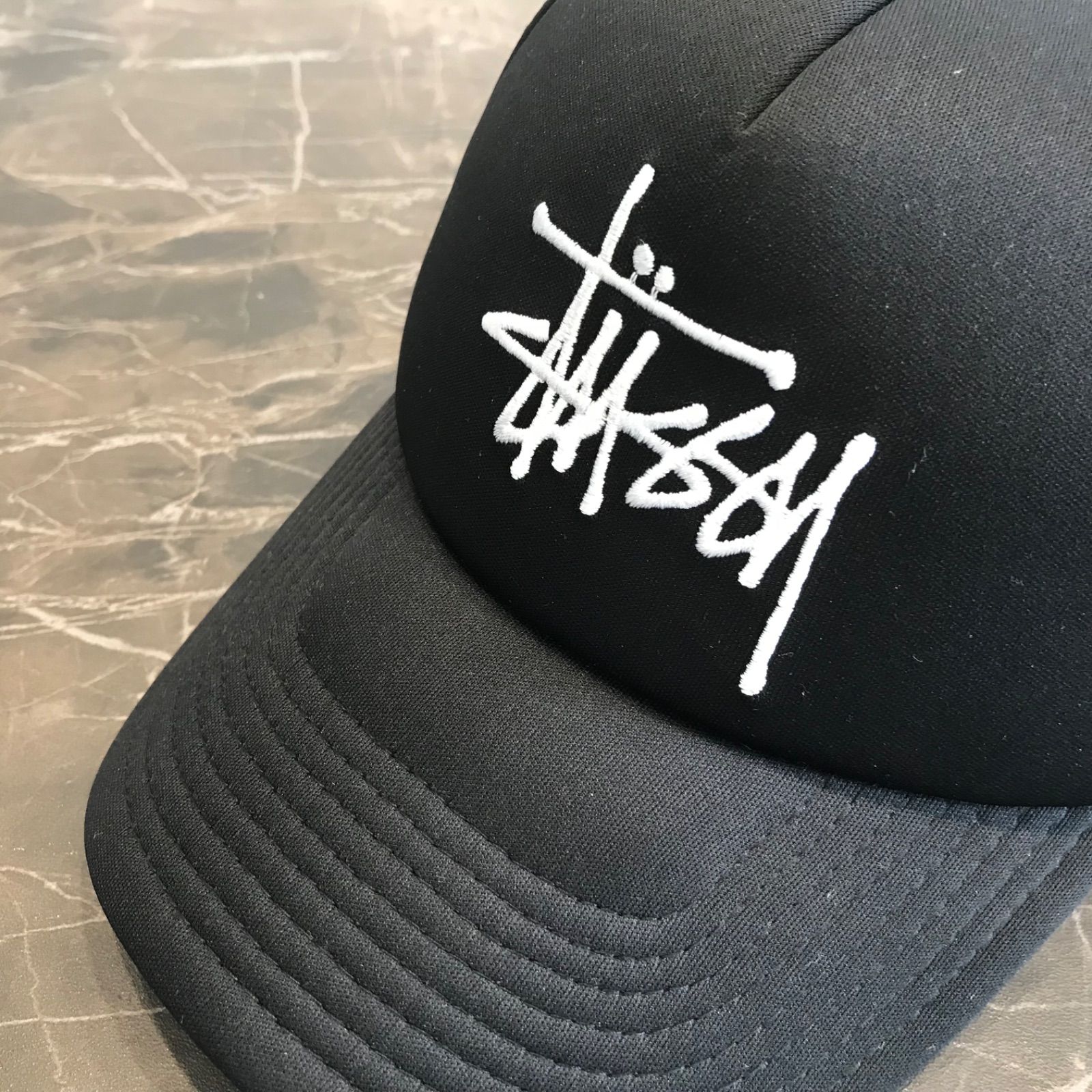 追跡便【Stussy】グラフィティ トラッカーキャップ ロゴプリント 楽天市場】【月間優良ショップ 8度受賞】 新品 ステューシー