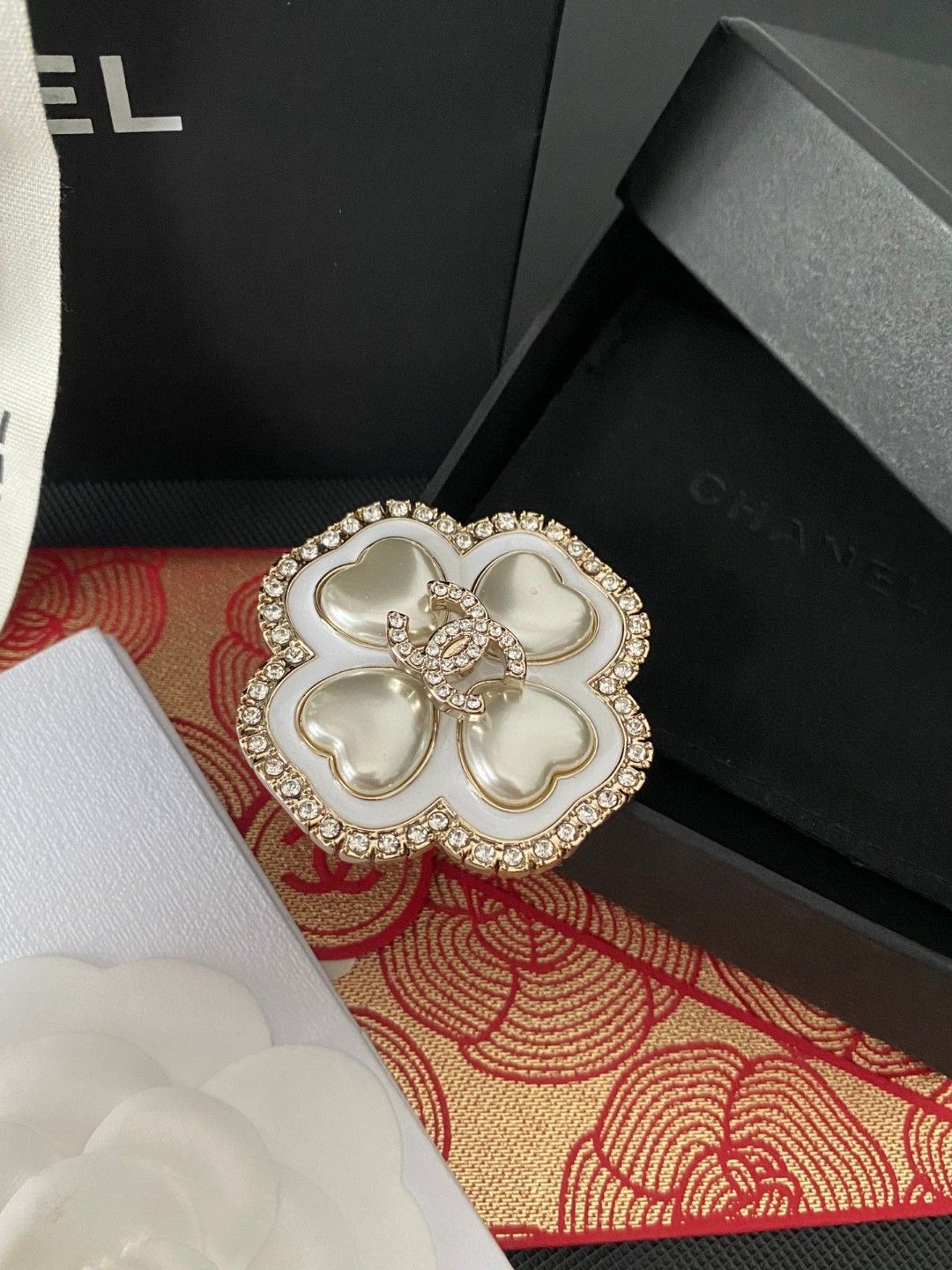 今日特価】CHANEL 新作 スモールブローチ（ブランド直送同期入荷