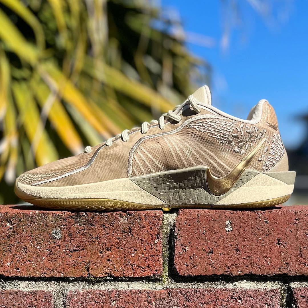 NIKE SABRINA 2 EP 'STRONGER THAN GOLD' 'MENS SIZE' ナイキ