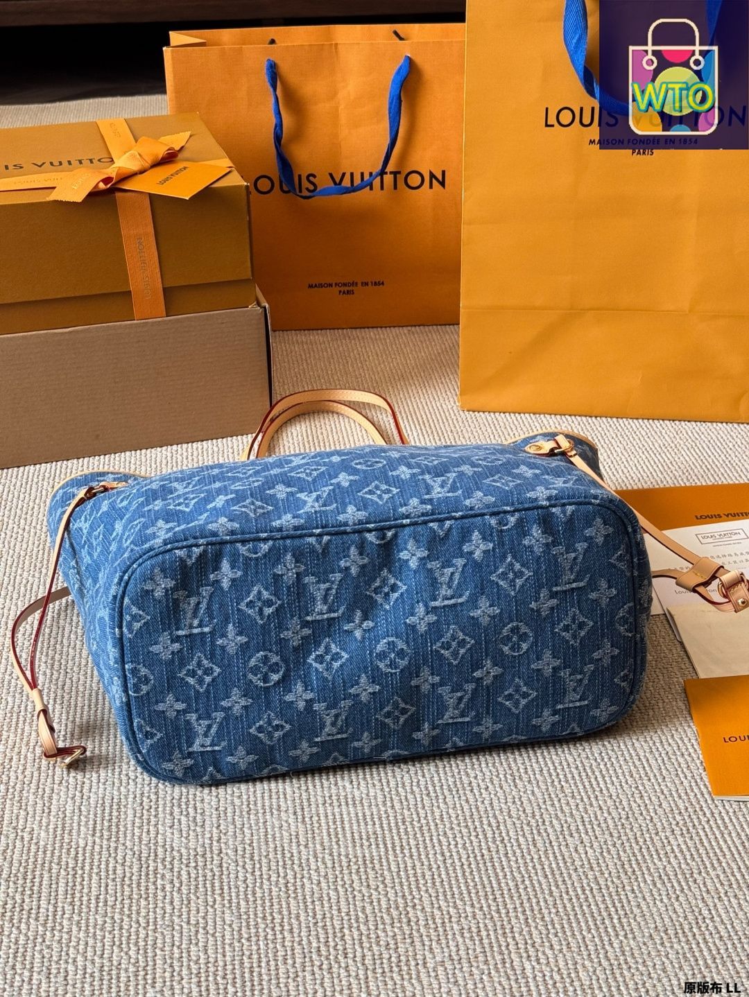 Louis Vuitton　ドーヴィル IS THIS VINTAGE Louis Vuitton Bag A SMART INVESTMENT? - YouTube