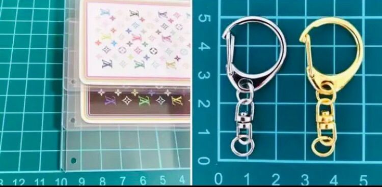 ♣️チャーム付LOUIS VUITTON 村上隆コラボ マルチカラー トランプ白 ♡K (極レア) ルイ ヴィトン 村上隆 マルチカラー トランプ
