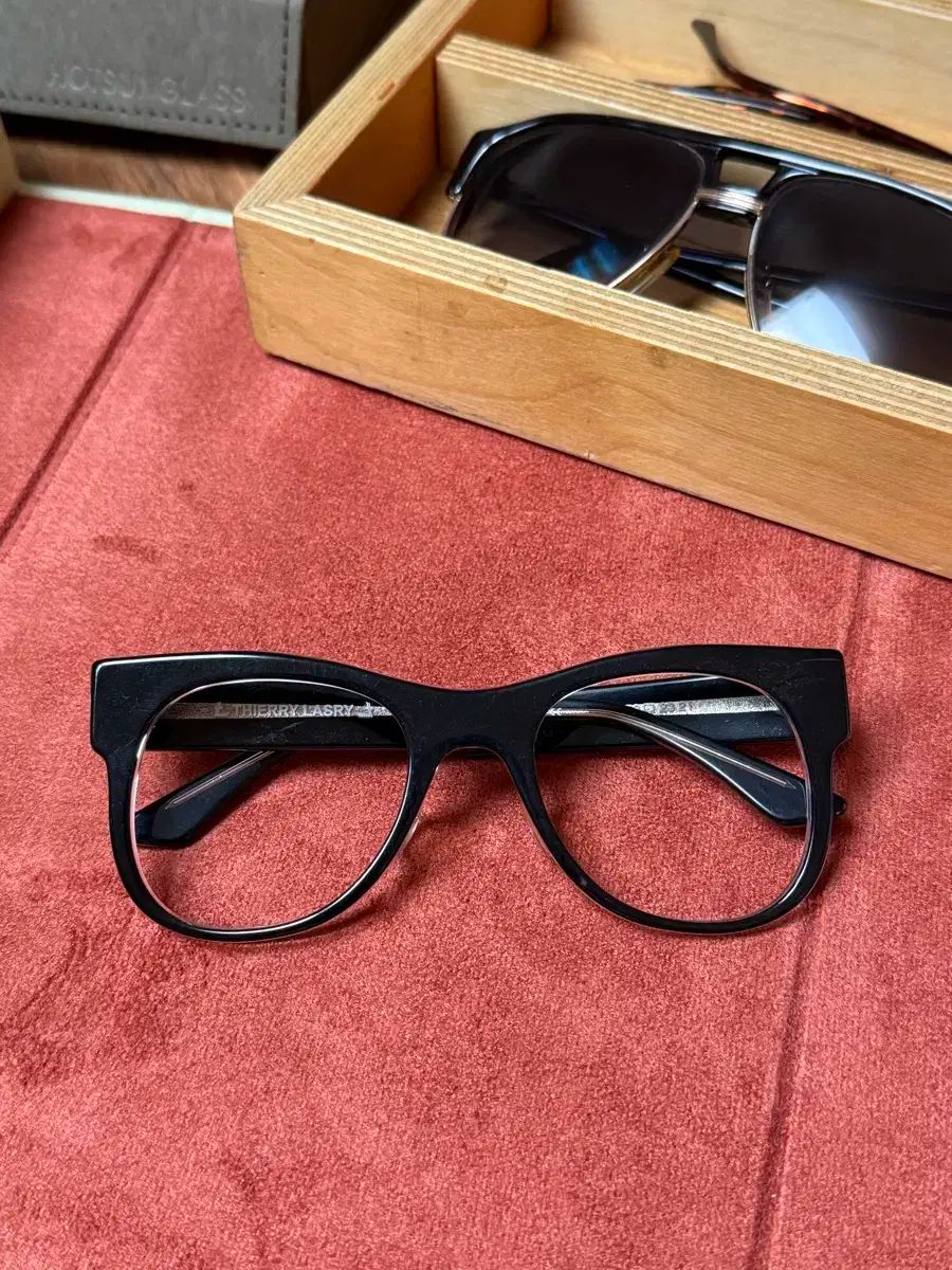 Thierry lasry made france メガネ