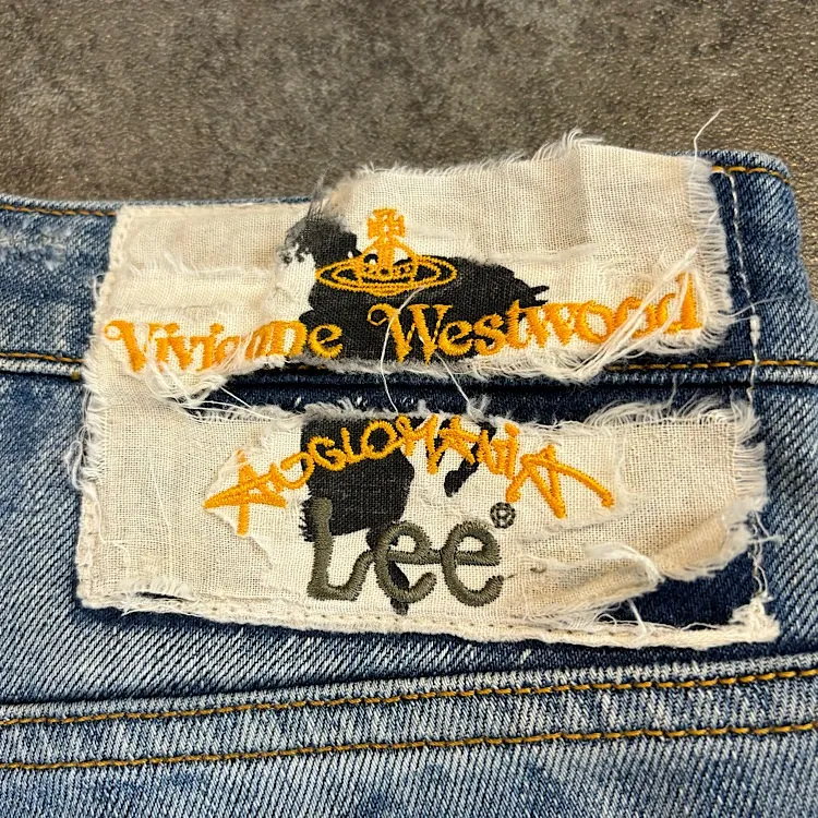 Vivienne Westwood Lee Skinny Jean Vintage Stretch ヴィヴィアンウエストウッド リー コラボ 別注  スキニージーンズ ジーパン ダメージ ワッペン 刺繍 ヴィンテージ・USED加工  ストレッチ|mercariメルカリ官方指定廠商|Bibian比比昂代買代購