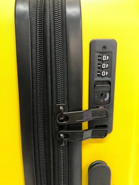 CAT　キャタピラー　Mサイズ　イエロー　スーツケース　キャリーケース Amazon | [Caterpillar] キャタピラー スーツケース 機内