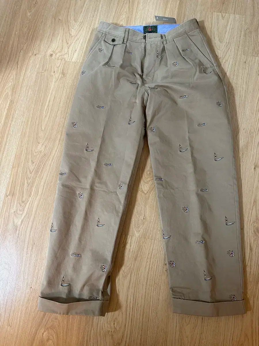 【雷市場（ポンジャン）商品韓国直送】 ビームスプラス for J.Crew(J.クルー) 刺繡 チノ ツータック パンツ 29 (リラックスフィット 30 ー 31