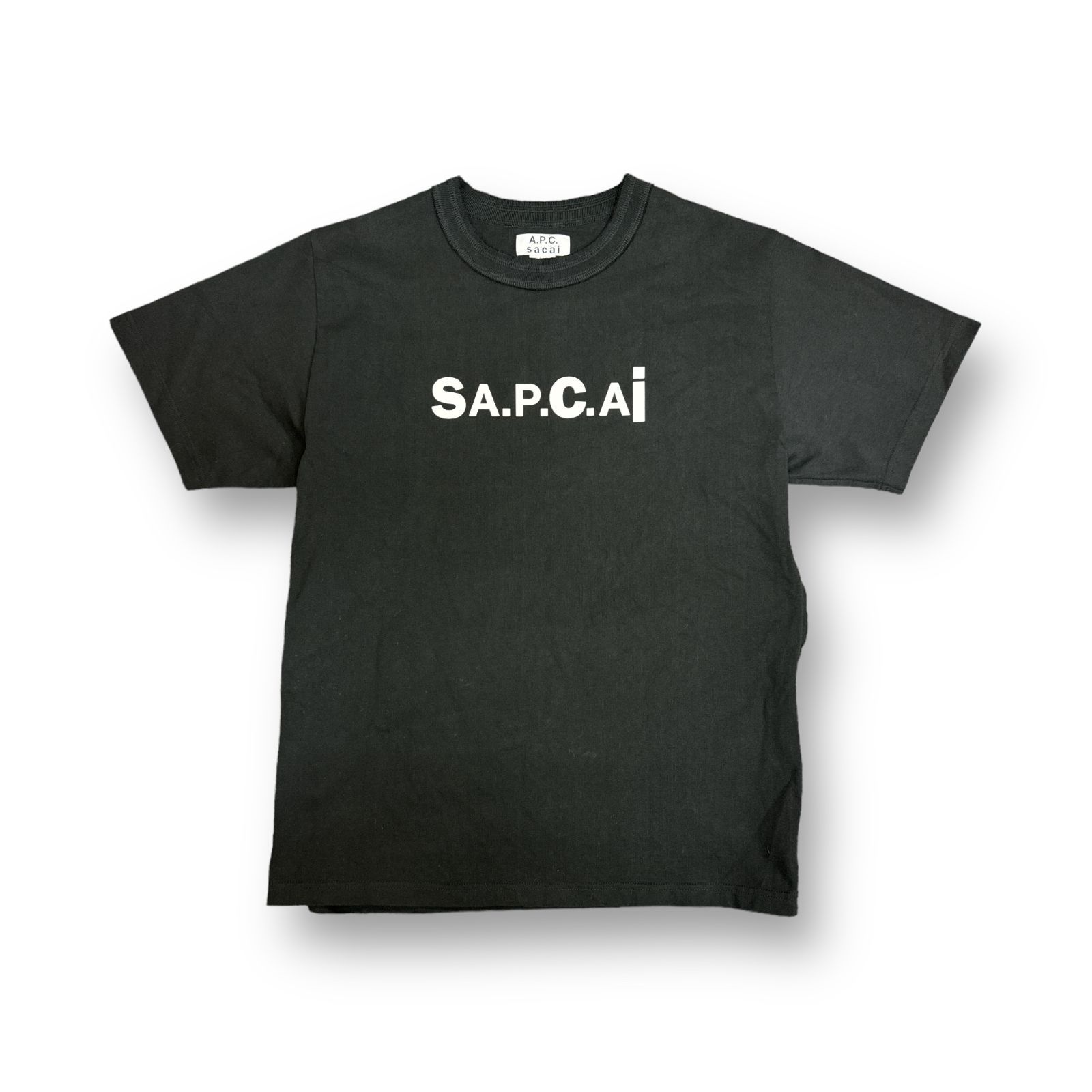 sacai × a.p.c サイドジップ フロントロゴTシャツ サカイ アーペーセー コラボ 21E2-COEQW-M26978 M 64619A4  - メルカリ