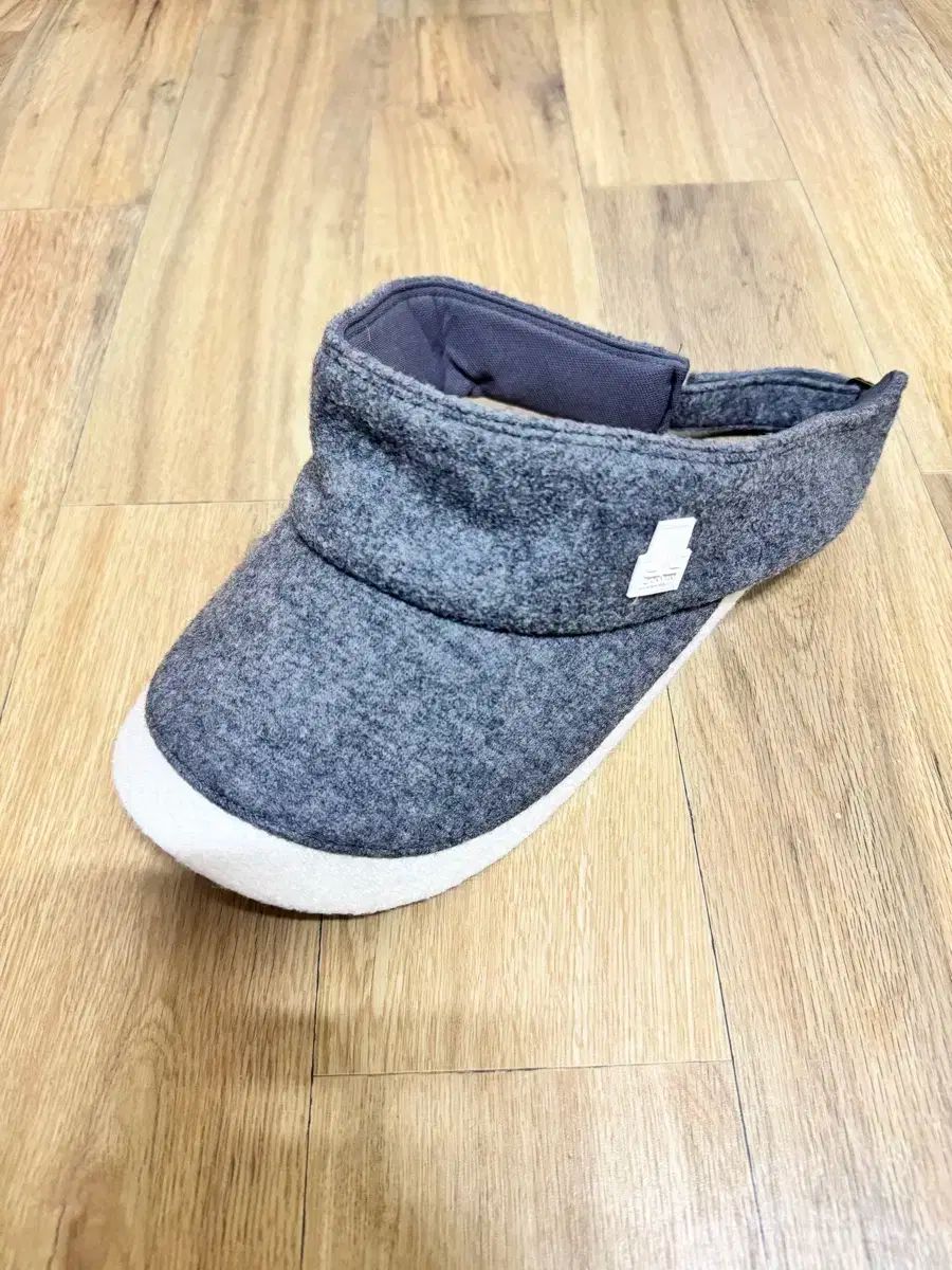 LANVIN ランバン ブラン サンバイザー ウール素材 冬用サンバイザー 感があります