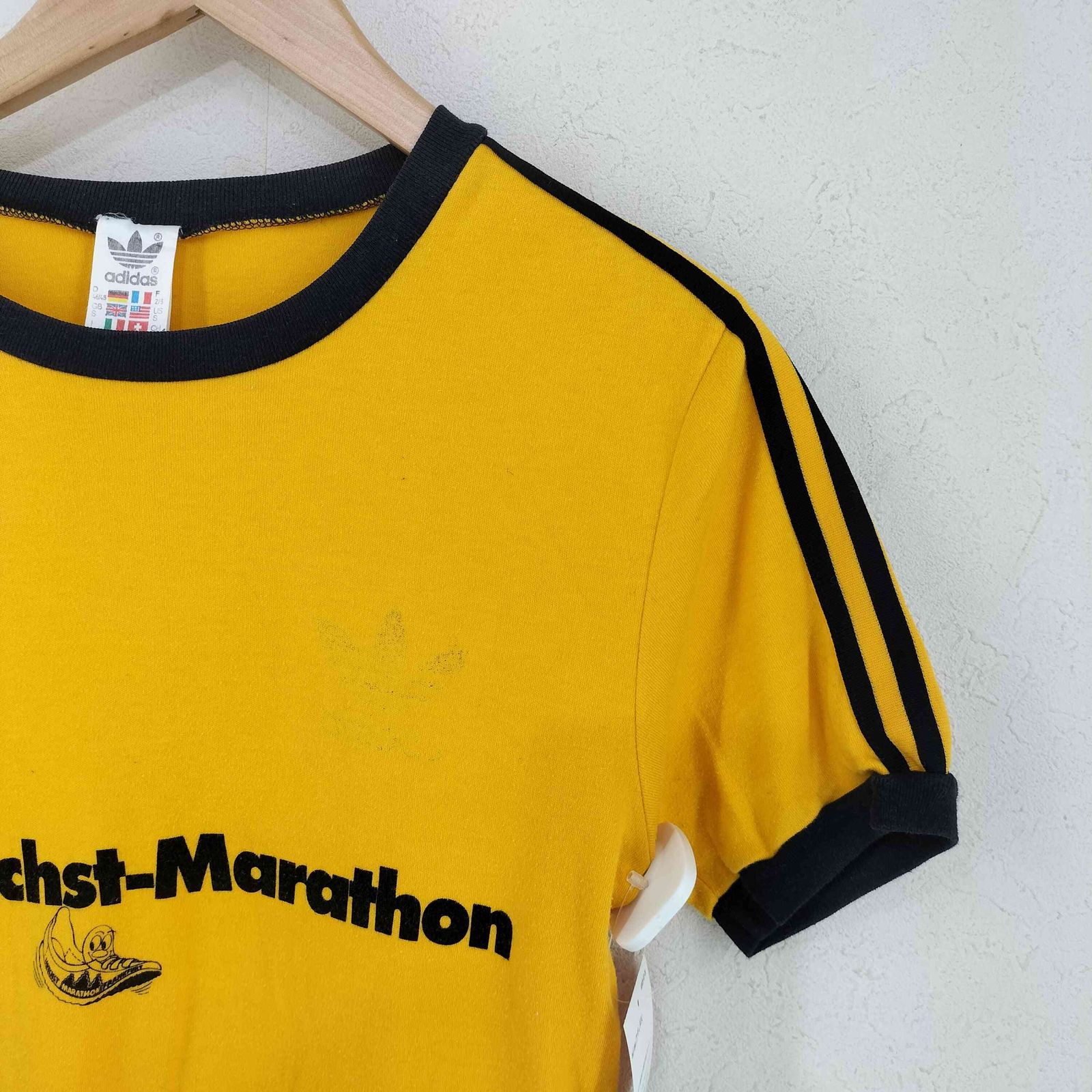 adidas(アディダス) 国旗タグ HOECHST-MARATHON Tシャツ レディース import 中古 古着 0722 アディダス adidas 国旗タグ HOECHST-MARATHON Tシャツ