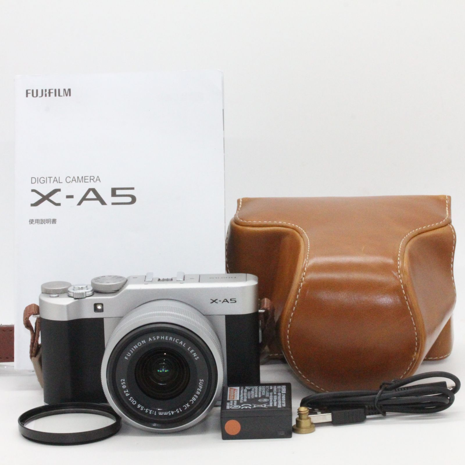 美品 FUJIFILM ミラーレス一眼カメラ X-A5レンズキット シルバー X