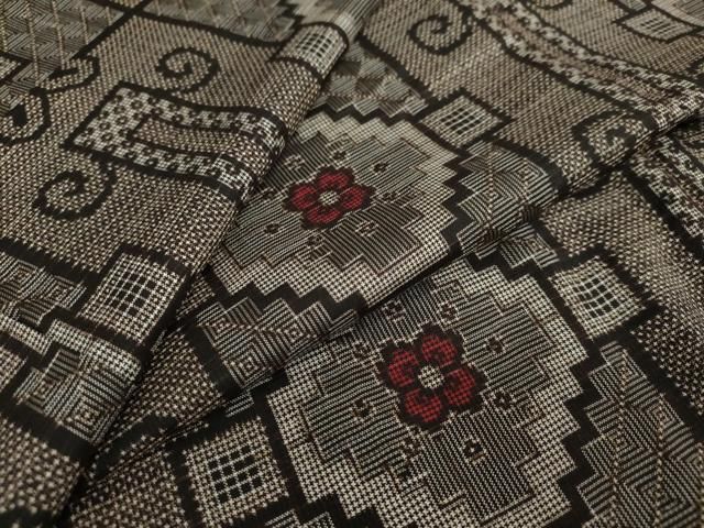 平和屋着物○希少 本場大島紬 龍郷絣 抽象文様 正絹 逸品 DAAW5523ud