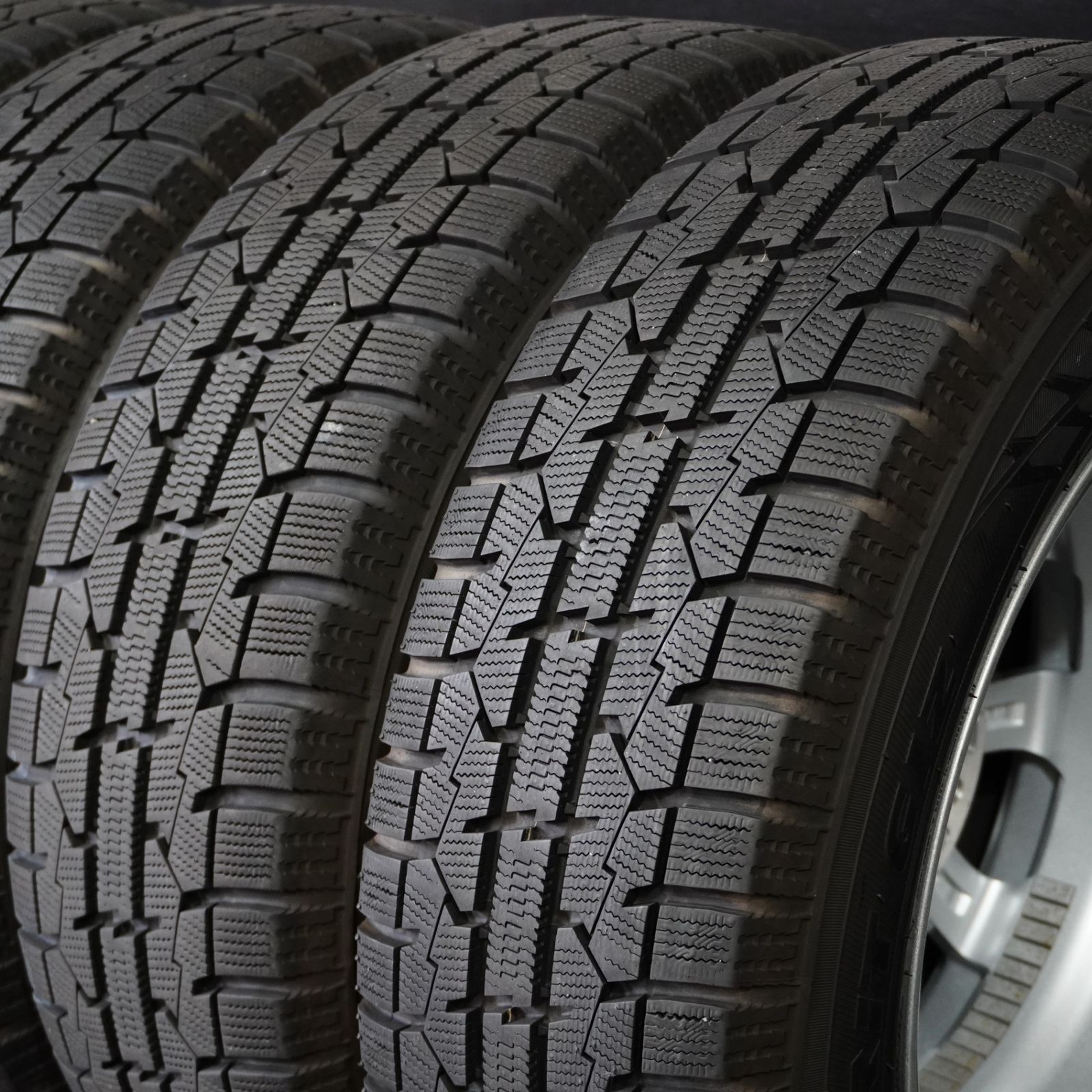 22年 TOYO ガリットGIZ 195/65R15 スタッドレス4本 セレナ