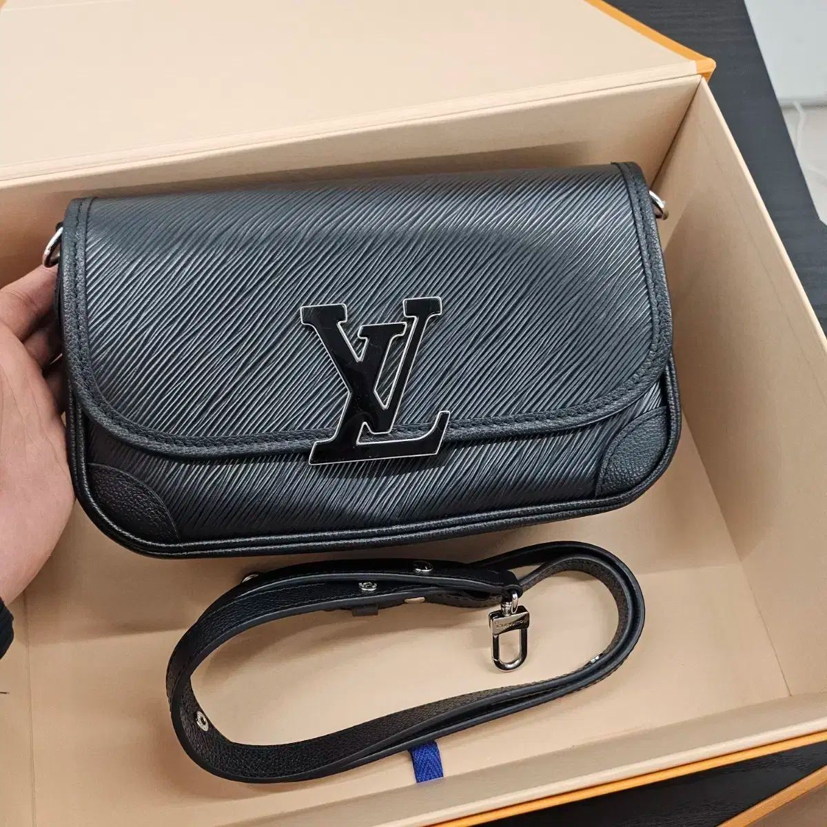 ルイヴィトン ブシバッグ クロスバック