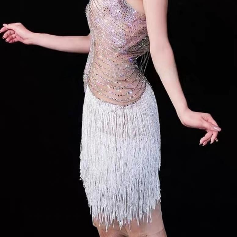 歌手 ステージ衣装