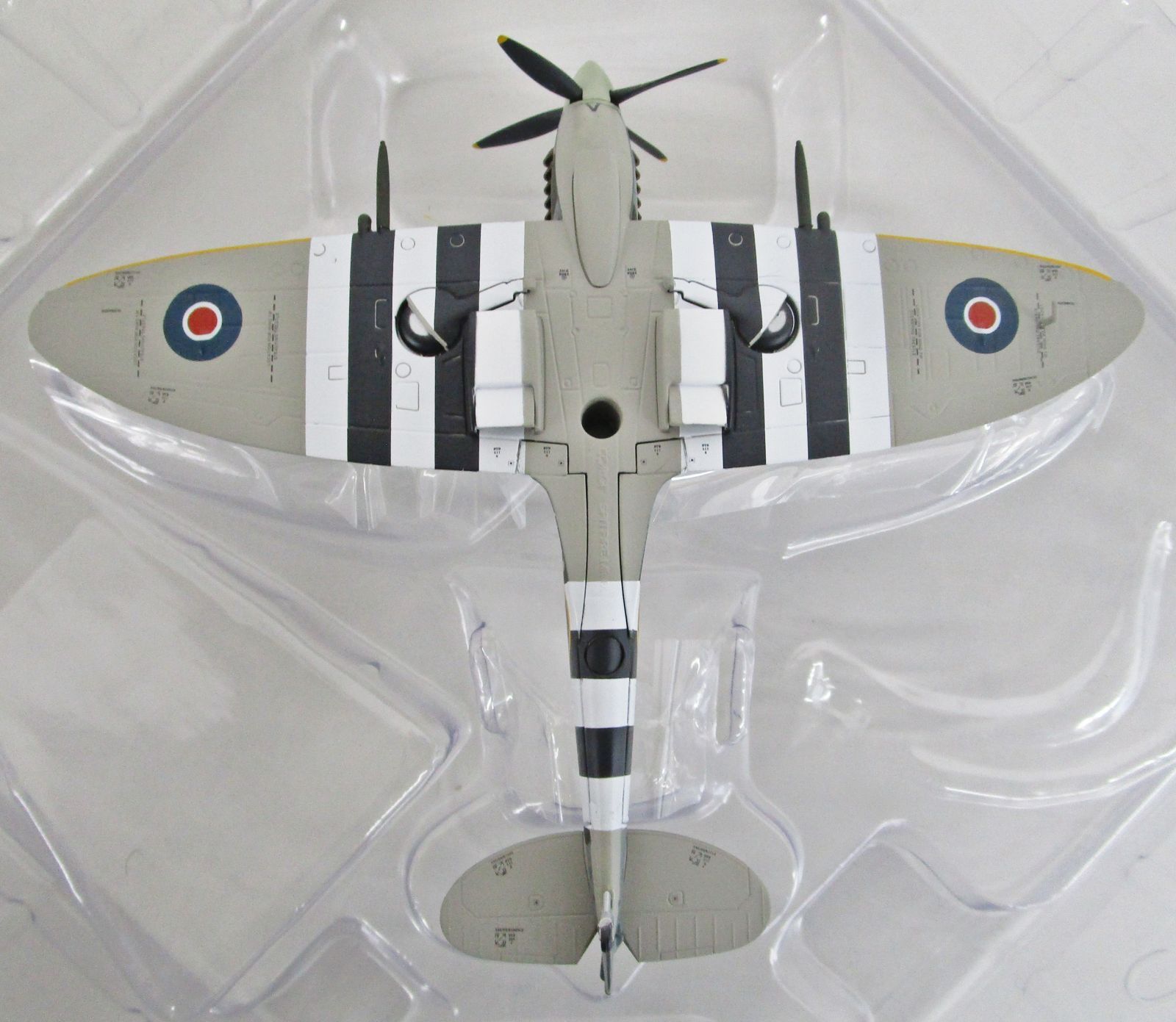 絶版新品希少　Corgi/コーギー1/72 スピットファイア70周年　3機セット 絶版新品希少 Corgi/コーギー1/72 スピットファイア70周年 3機