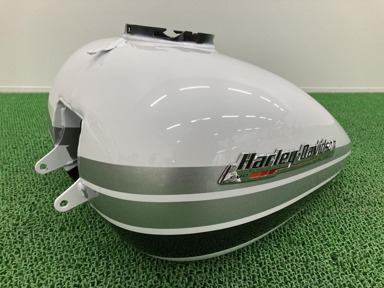 FLHTCUTGSE タンク ハーレー 純正 バイク 部品 2020年 CVO TriGride