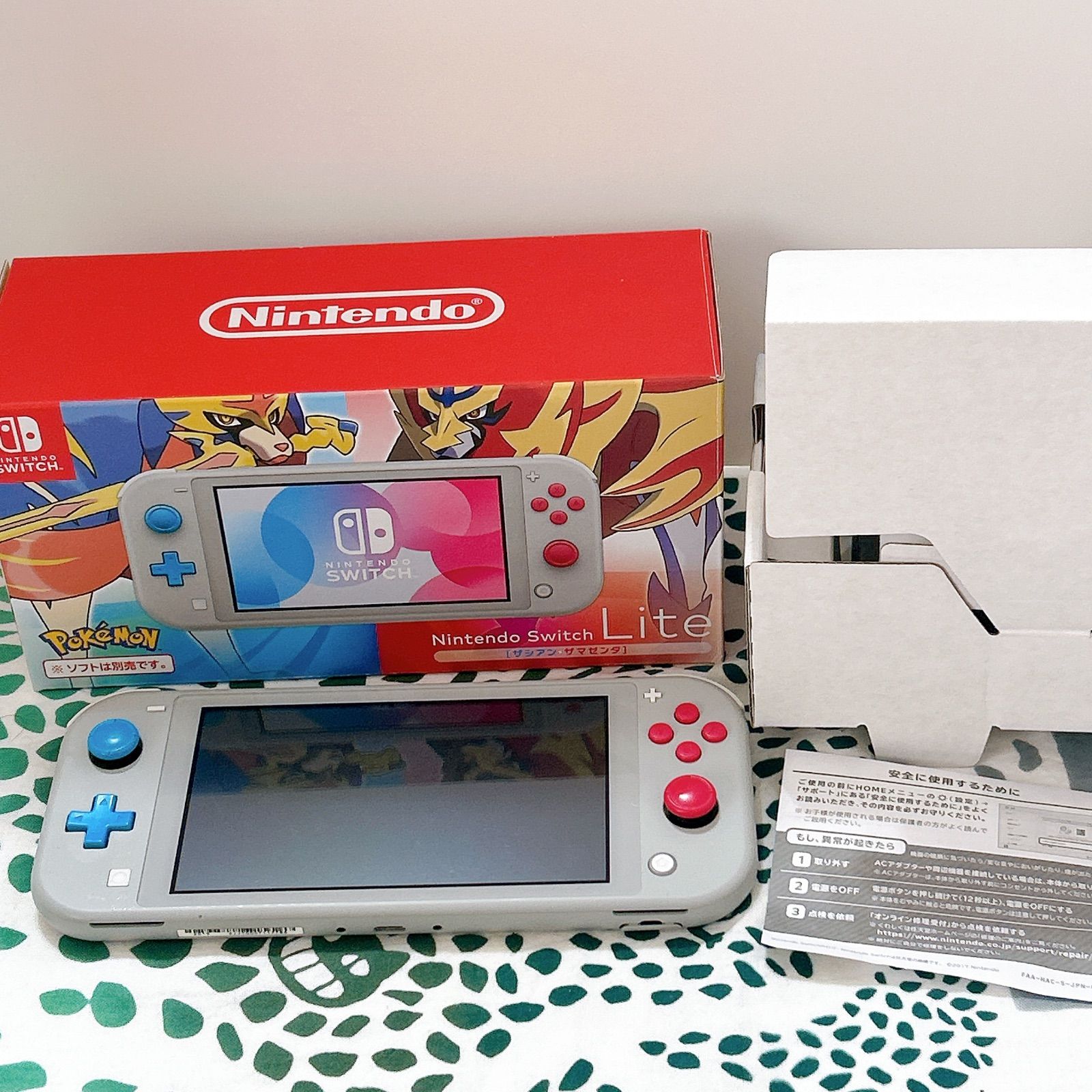 Nintendo Switch Lite 本体 ザシアン ザマゼンタ 版 グレー ポケモン ソード シールド 特別デザイン ニンテンドースイッチライト 動作 済み き ACアダプター付属