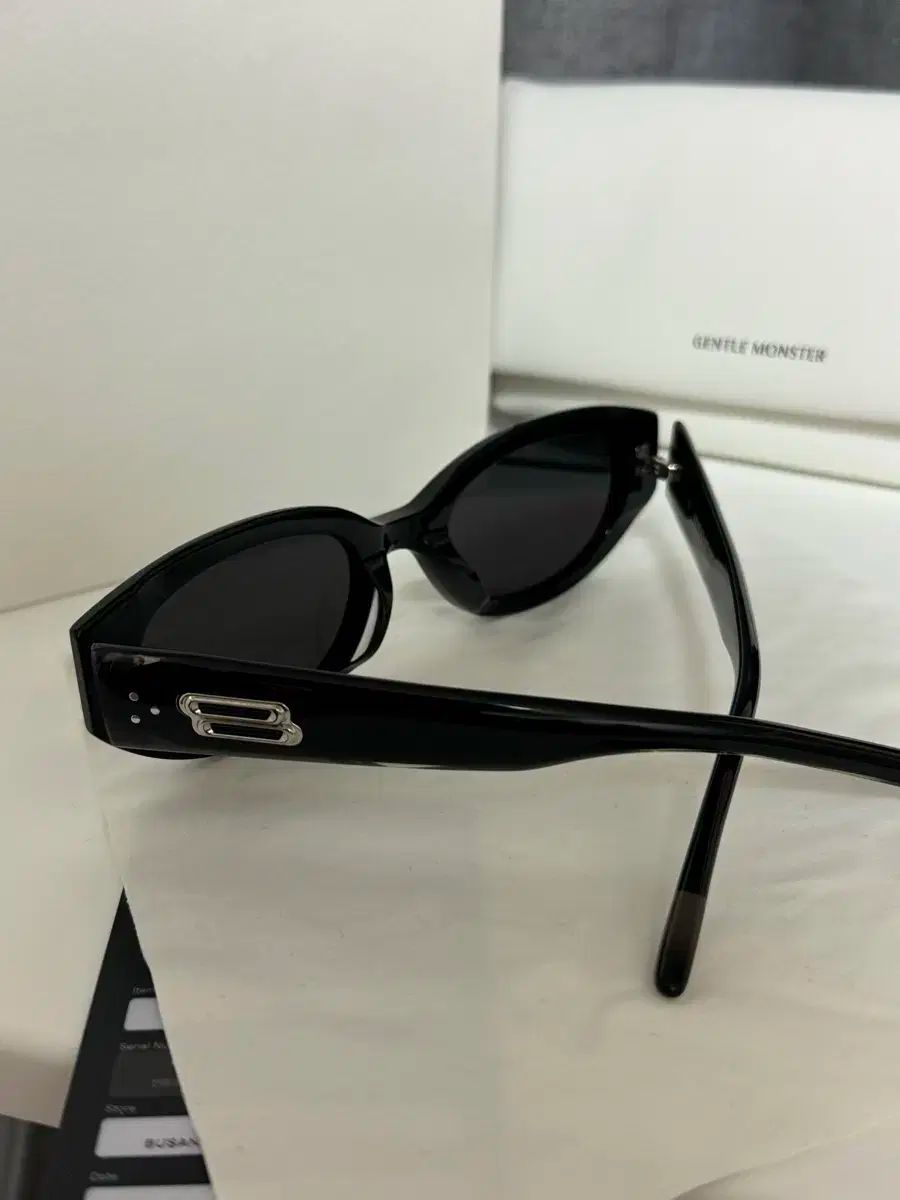 ジェントルモンスター　VOID01 ブラック　正規品 ジェントル・モンスター ボイド void 01 サングラス ブラック 色