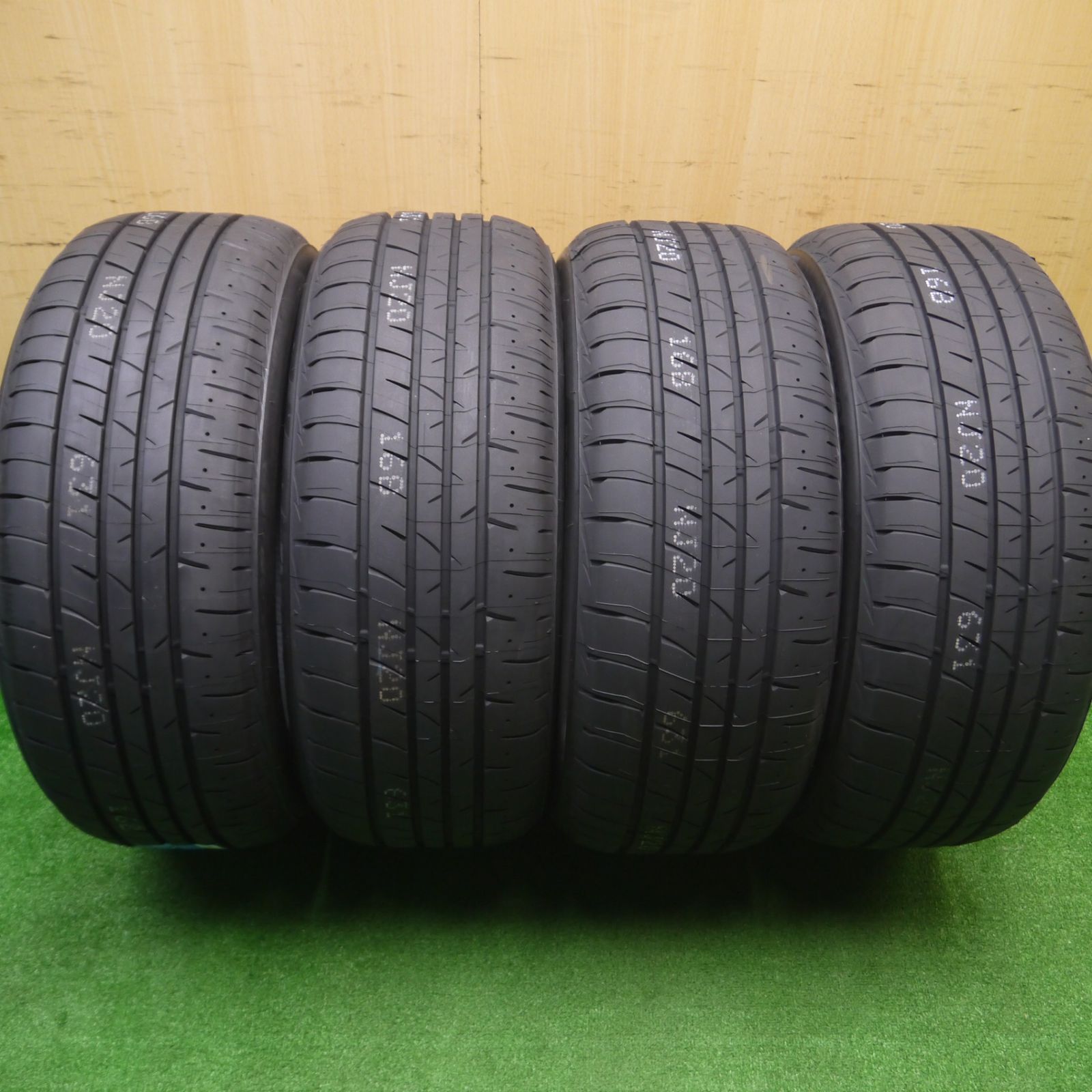 *送料無料* 未使用！24年★235/50R18 ブリヂストン プレイズ PX-RV2 タイヤ 18インチ アルファード ヴェルファイア 等★4090601Hノタ