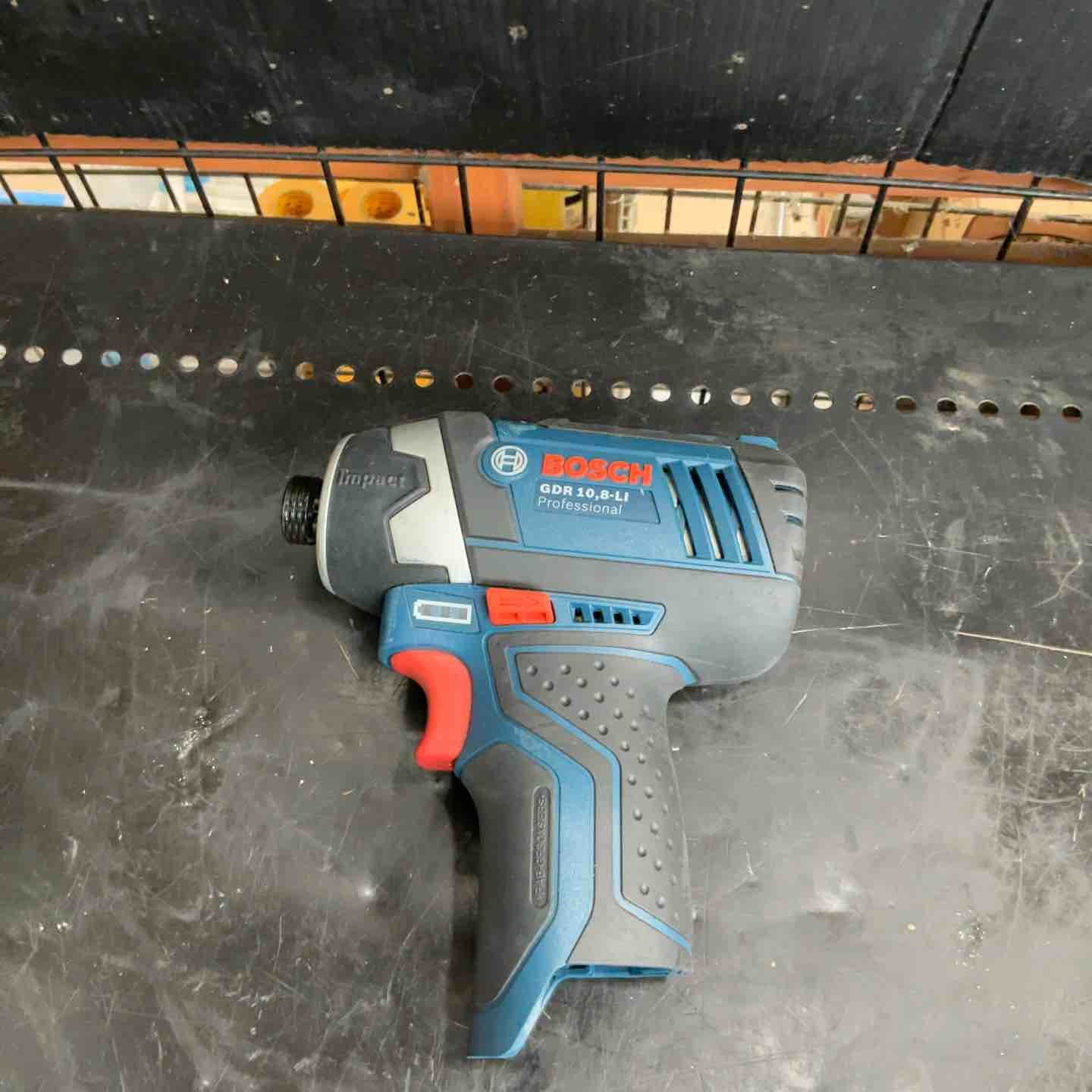 BOSCHバッテリーインパクトドライバー