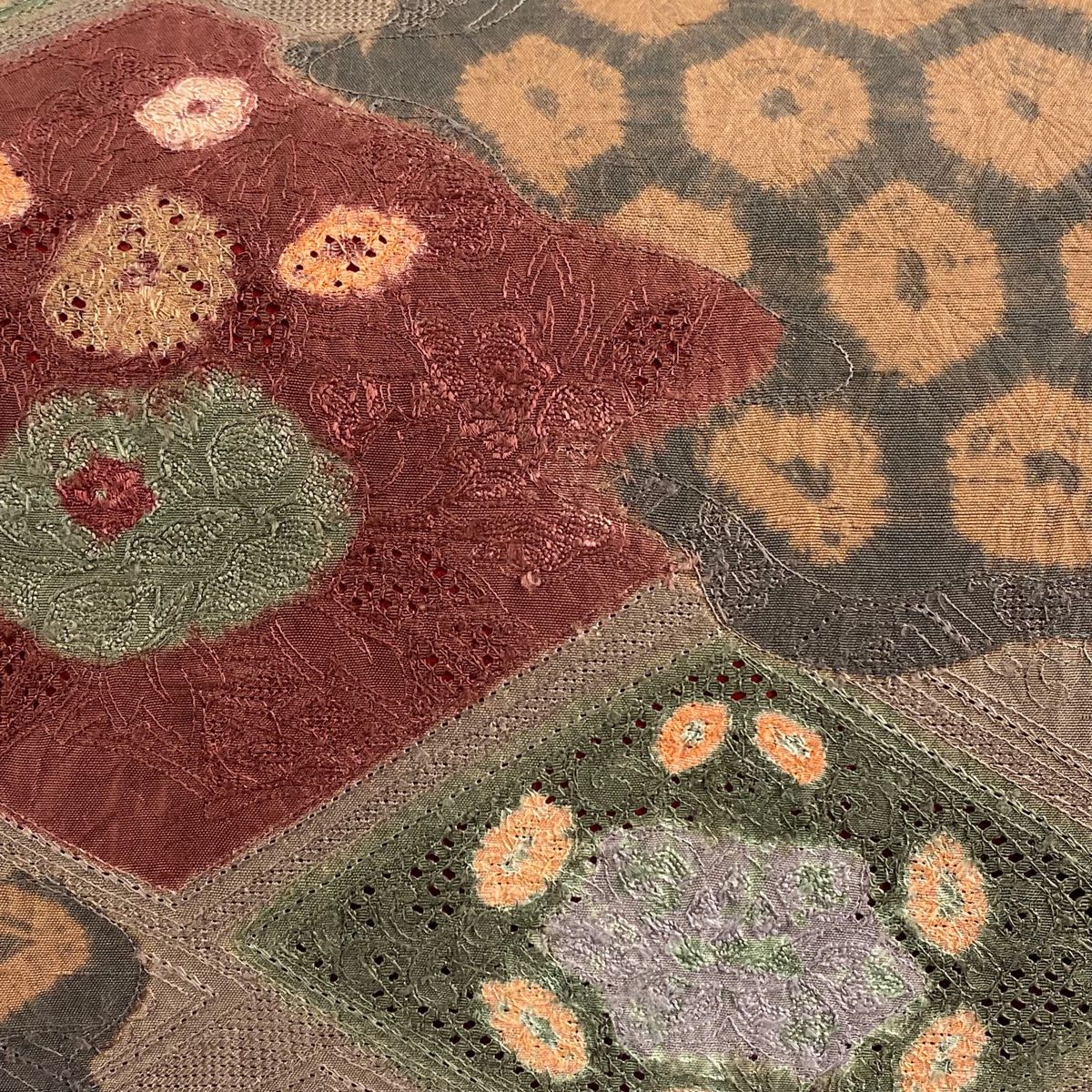 名古屋帯 秀品 紬地 草花 幾何学模様 刺繍 絞り 灰紫 正絹