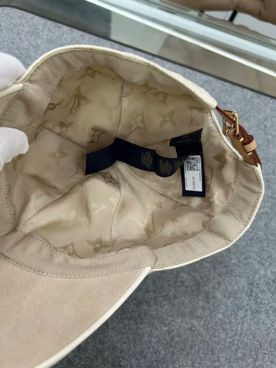 ルイヴィトン ファースト ロゴ コットン キャップ レディース ホワイト