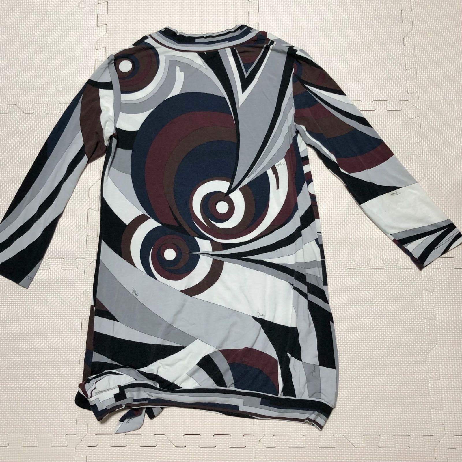 ■高級ブランド■EMILIO PUCCI エミリオプッチ　プッチ柄総柄ワンピース　チュニック　sizeS レーヨン　イタリア製　裾リボン　スクエアネック　ルイヴィトングループ　ホワイト×ブラック×ブラウン×ボルドー×ブルー×グレー