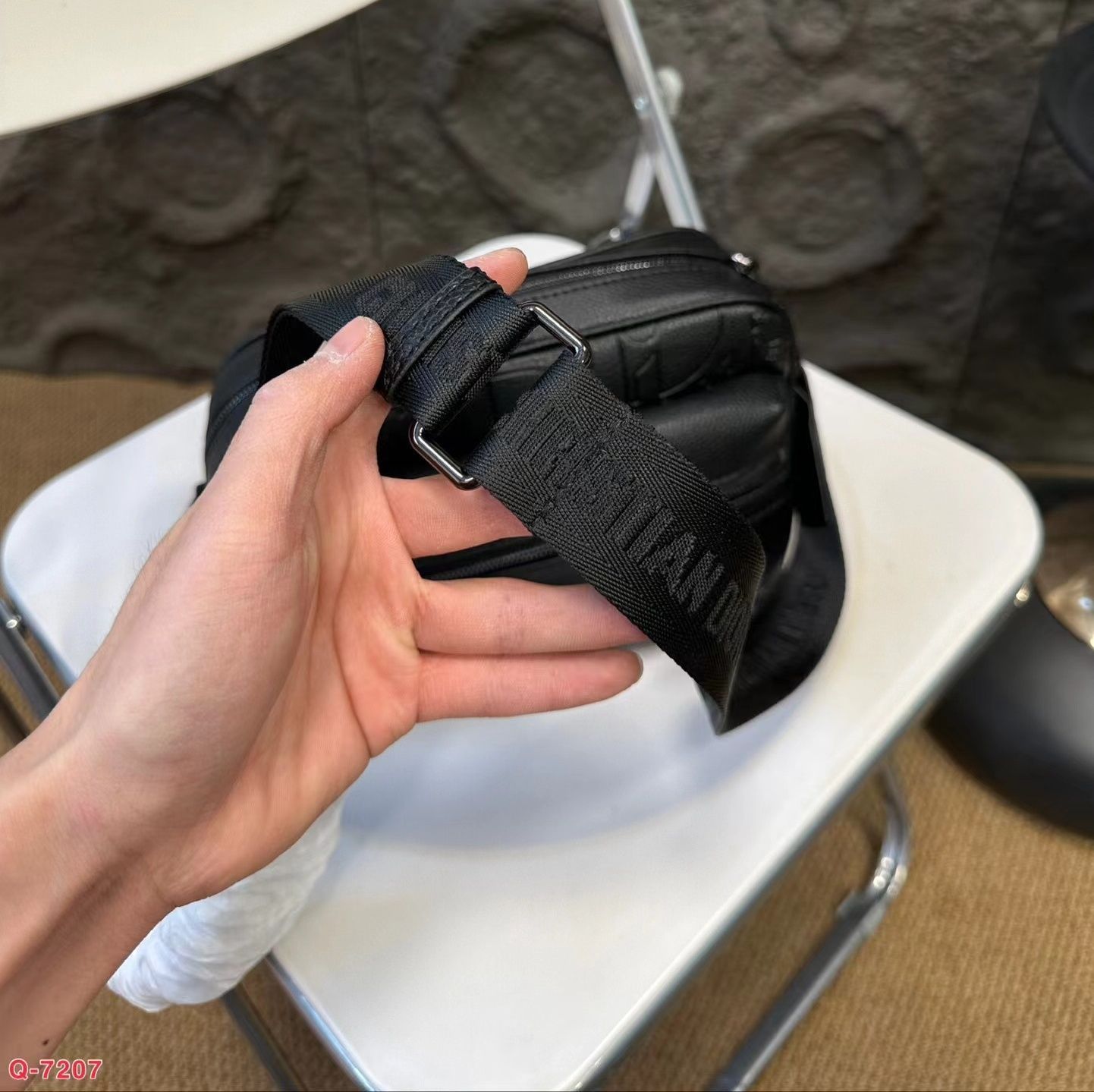 早い者勝ち DIOR メンズ ショルダーバッグ 早い者勝ち DIOR メンズ ショルダーバッグ - バッグ