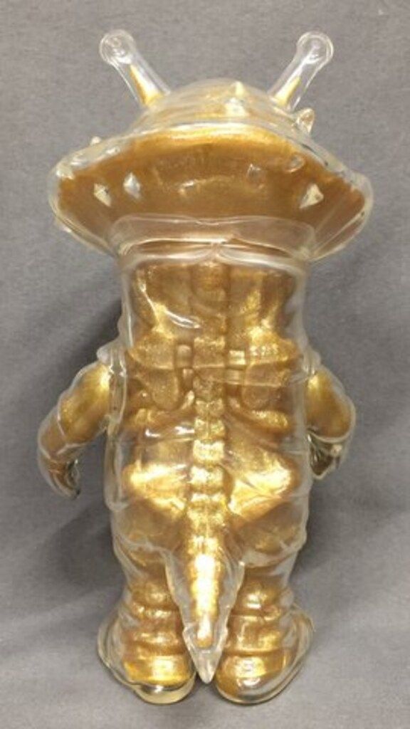 SECRETBASE 円谷プロ X-RAY カネゴン(クリア成型/骨) SECRET BASEより“骨入り”カネゴンが1/14(土)発売！ – 円谷