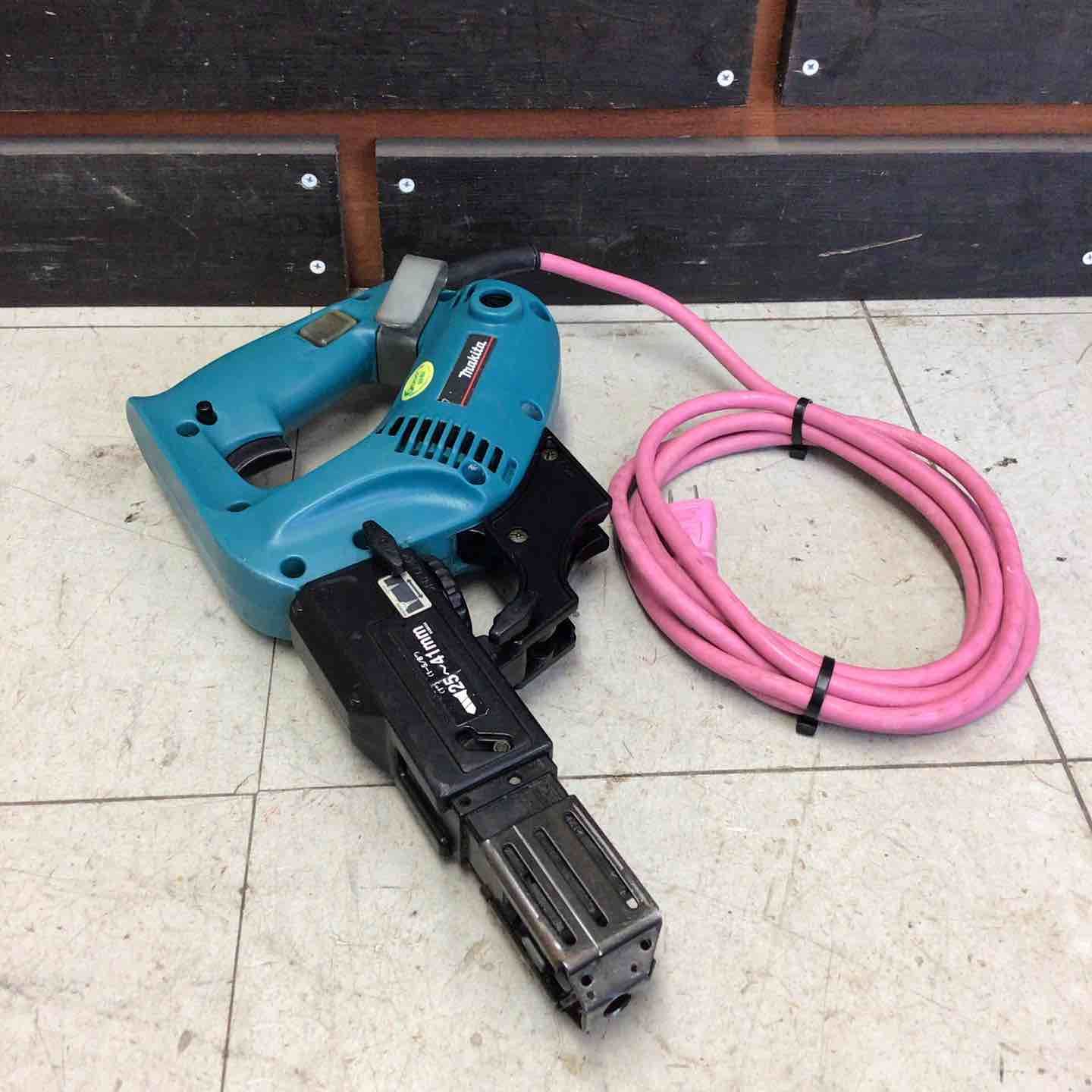 現状品】 マキタ/makita オートパックスクリュードライバー 6836