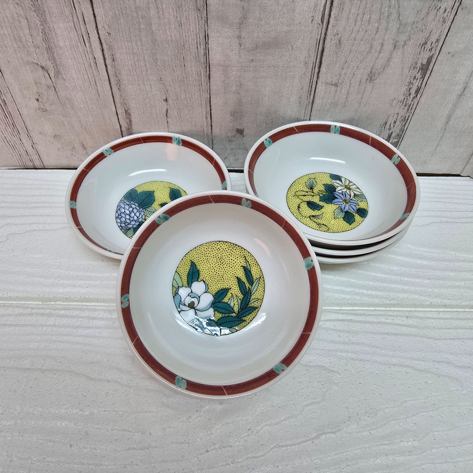 九谷焼　泰山窯　絵変わり　高台小鉢揃　5客 九谷焼 泰山窯 絵変わり 高台小鉢揃 5客 九谷焼泰山窯絵変わり高台小鉢