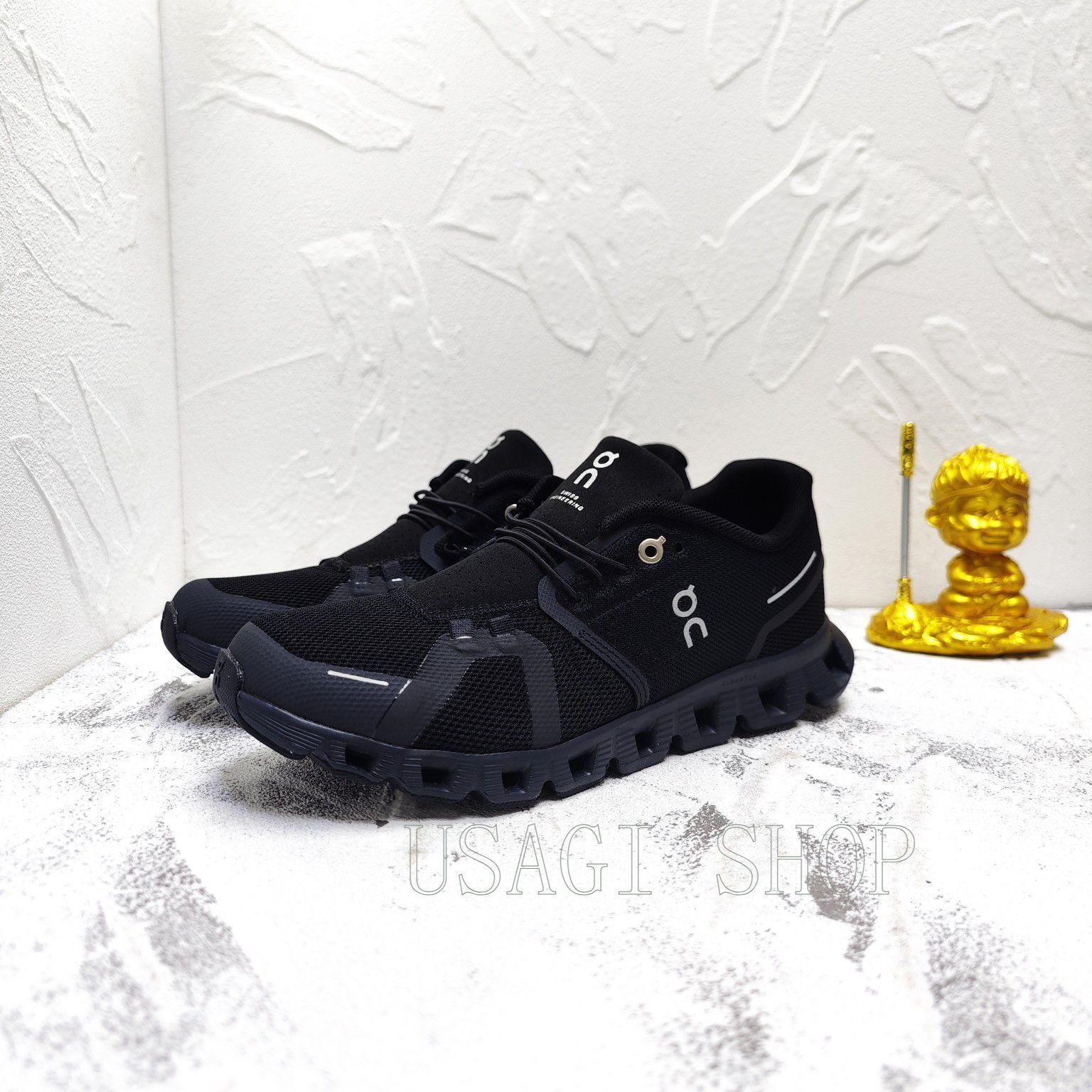 ✨美品✨ OnオンCloud 5 クラウド 5スニーカー オールブラック On オン ランニングシューズ Cloud 5 クラウド5 All Black