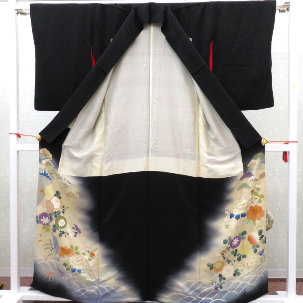 黒留袖 アンティーク 昔着物 正絹 黒 多色 金 扇 鼓 花々 宝文様 刺繍 裾綿入 シミあり 昔 レトロ 明治・大正ロマン  身丈161cm 【キモノオフ野々市若松店】 黒留袖 アンティーク 昔着物 正絹 黒 多色 金 扇 鼓 花々 宝文様 刺繍