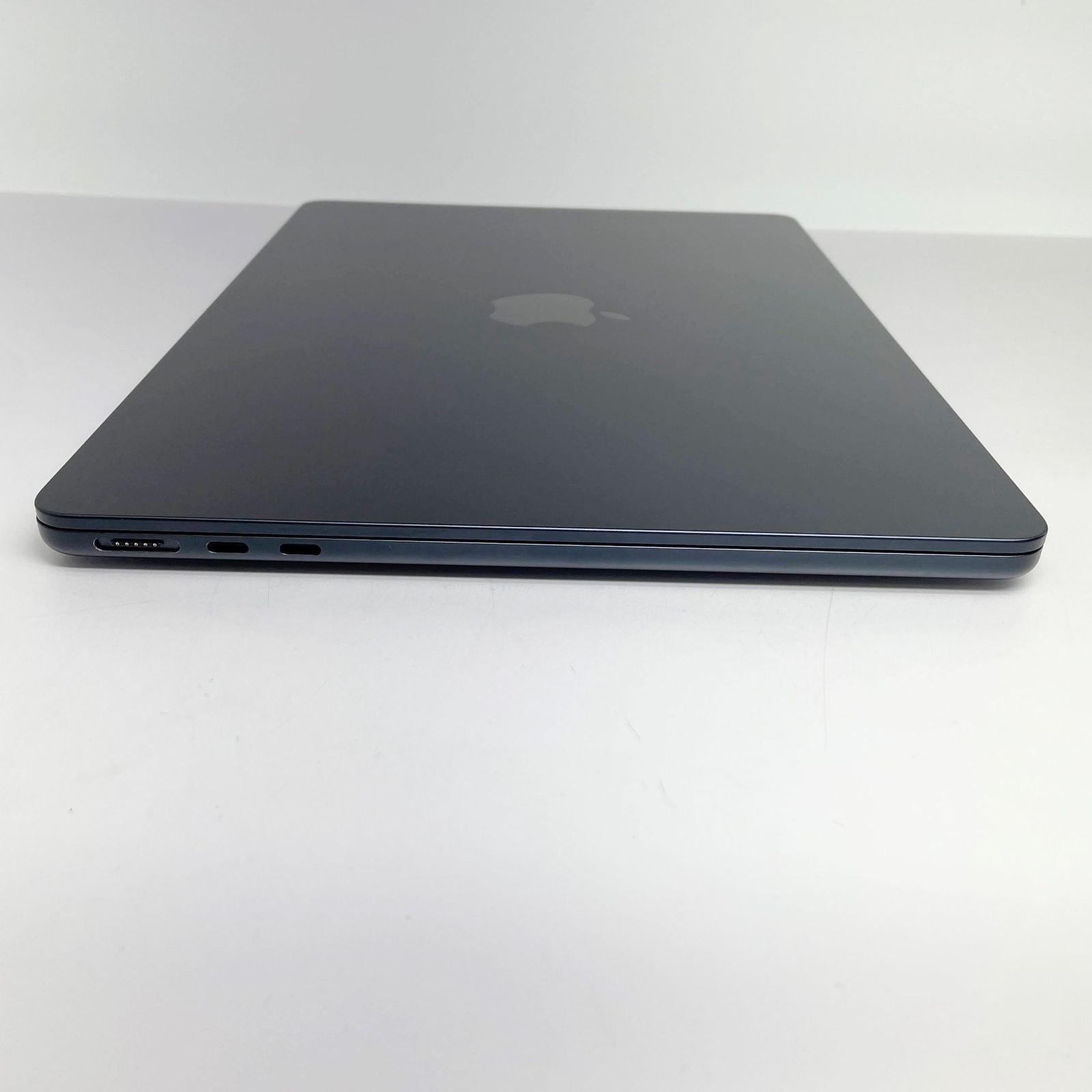 【美品バッテリー100%】MacBook Air m2 8GB SSD256GB 美品 Apple MacBook Air M2 2022 MLY33J/A 8GB SSD 256GB