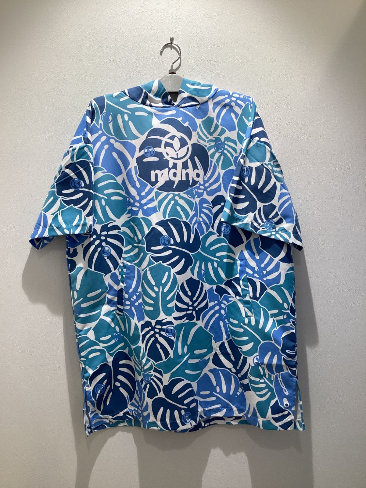 【ムラスポOUTLET公式】 新品　未使用品　mana WATER PONCHO　マナ　ウォーターポンチョ KIDS （140cm）　ムラサキスポーツ　訳あり　OUTLET アウトレット