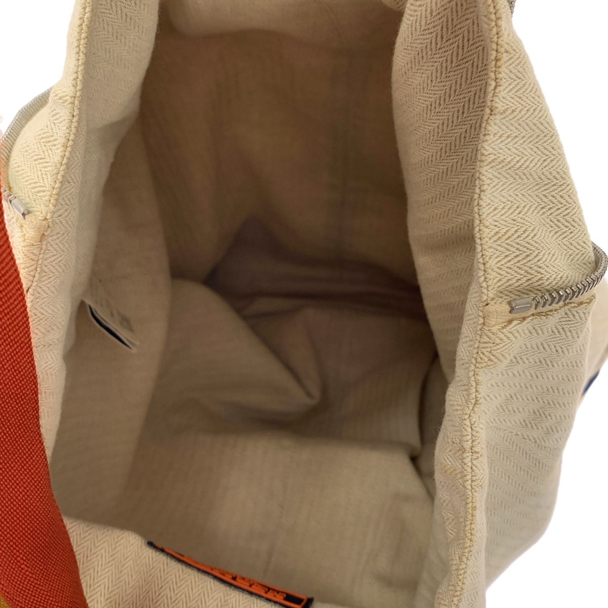 HERMES ショルダーバッグ キャバリエ ワンショルダー ベージュ エルメスのワンショルダーバッグ「キャバリエ」を解説！ 定価や