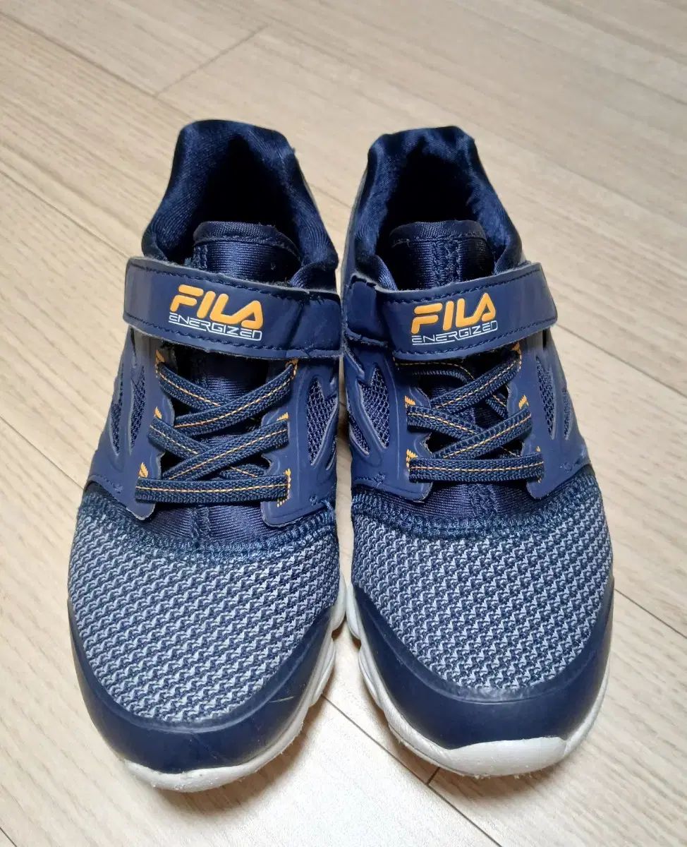 新品，大得価 FILA(フィラ) トゥイーン スニーカー 200 その他